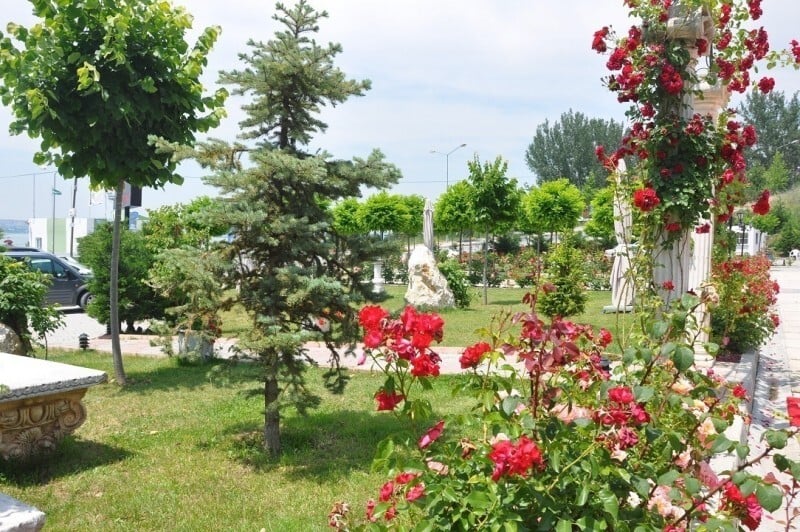 Gönül Davet Castle Garden