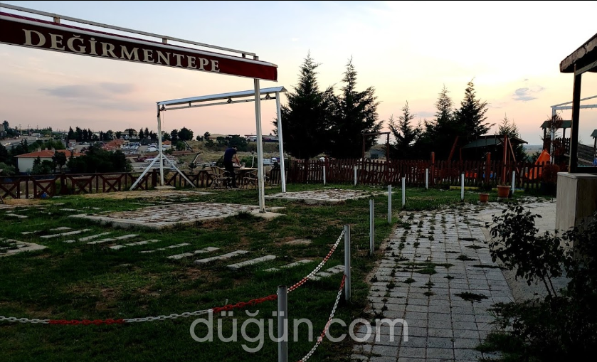 Manolya Kır Bahçesi