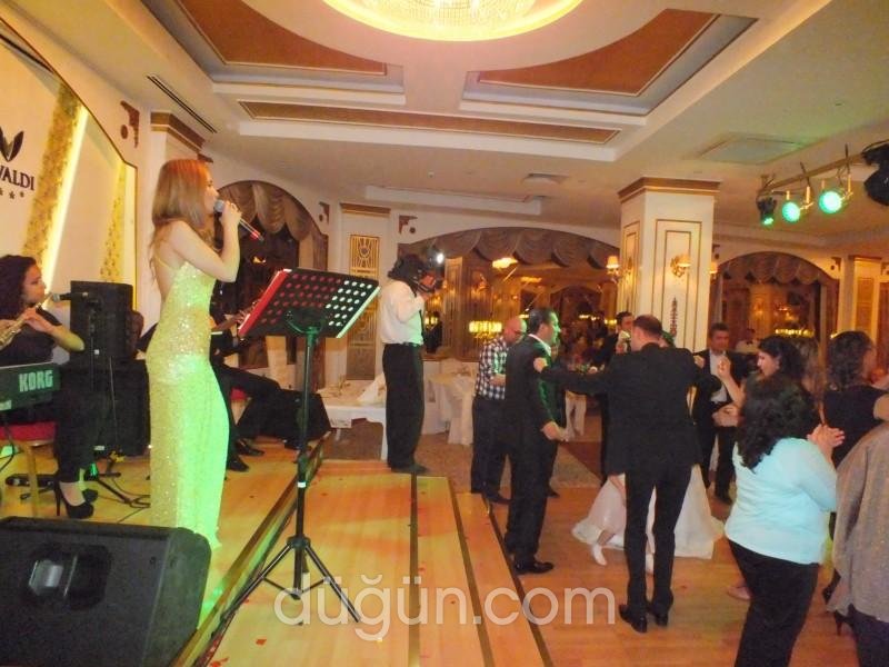 Gülizar Aksakal ve Orkestrası