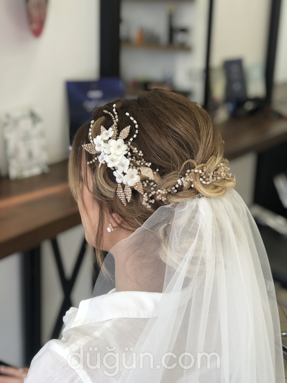 Yunus Çelik Hair Make Up Studio