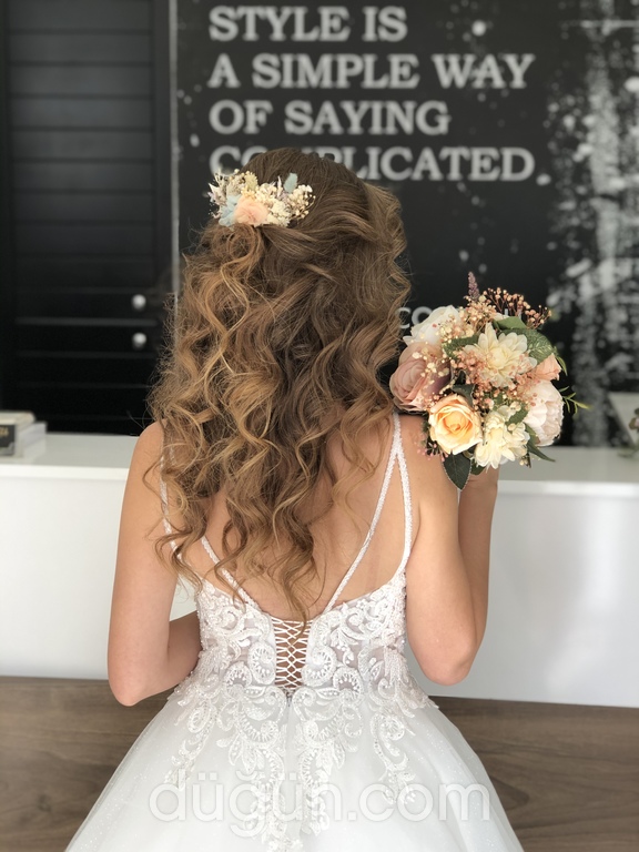 Yunus Çelik Hair Make Up Studio