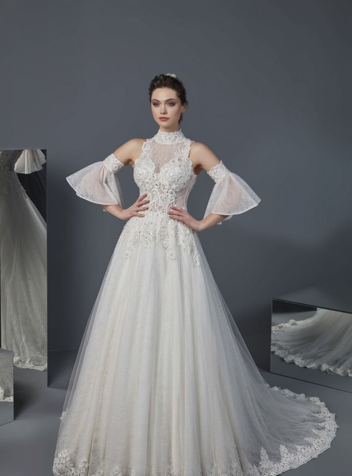 HPC 22 Halter Yaka Düz Kesim Göğüs Dekolteli Gelinlik