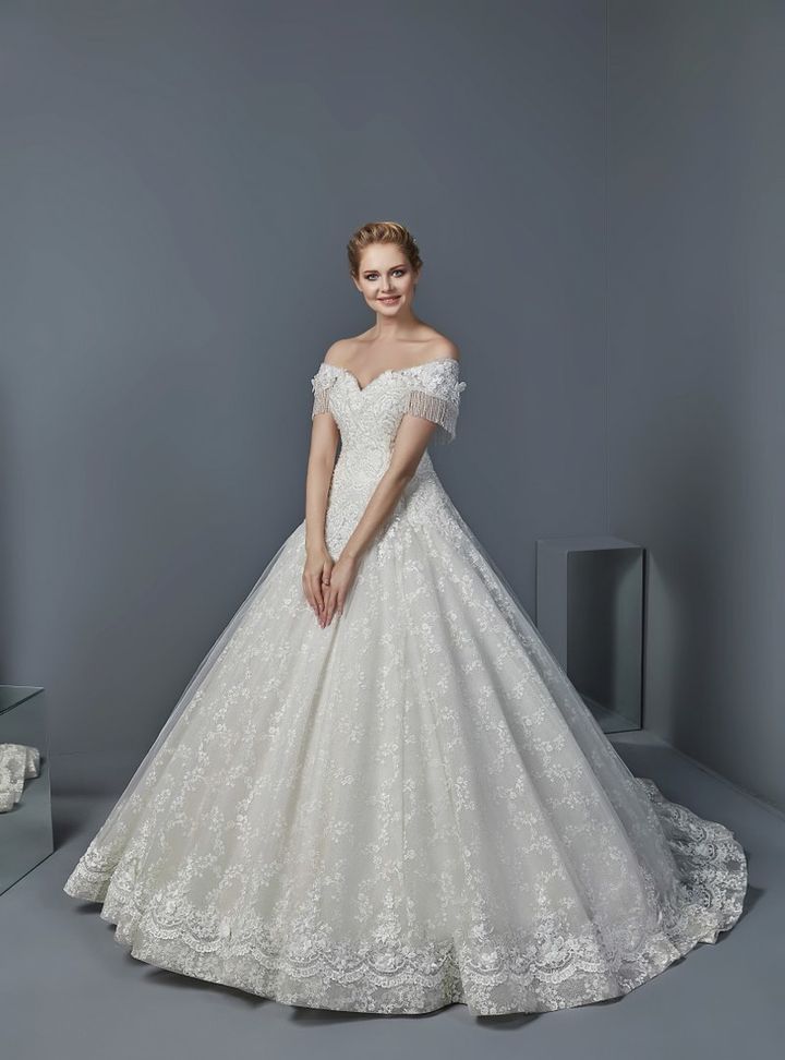 HPC 50 A Kesim Düşük Omuz Göğüs Dekolteli Gelinlik