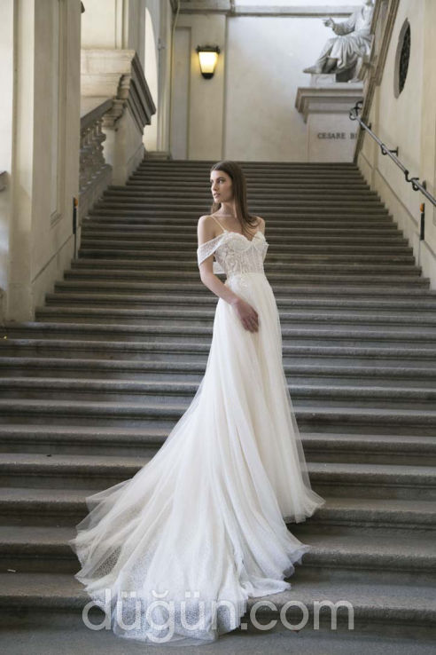 HPC 1 Straplez Düz Kesim Göğüs Dekolteli Gelinlik 2