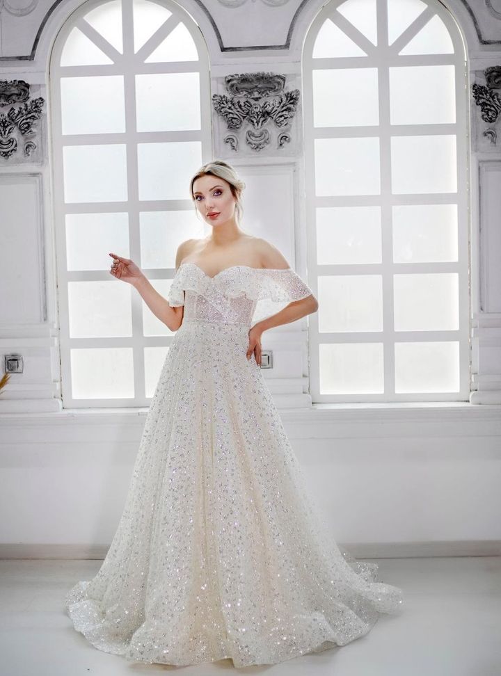 MYH 4 A Kesim Sırt Dekolteli Düşük Omuz Gelinlik