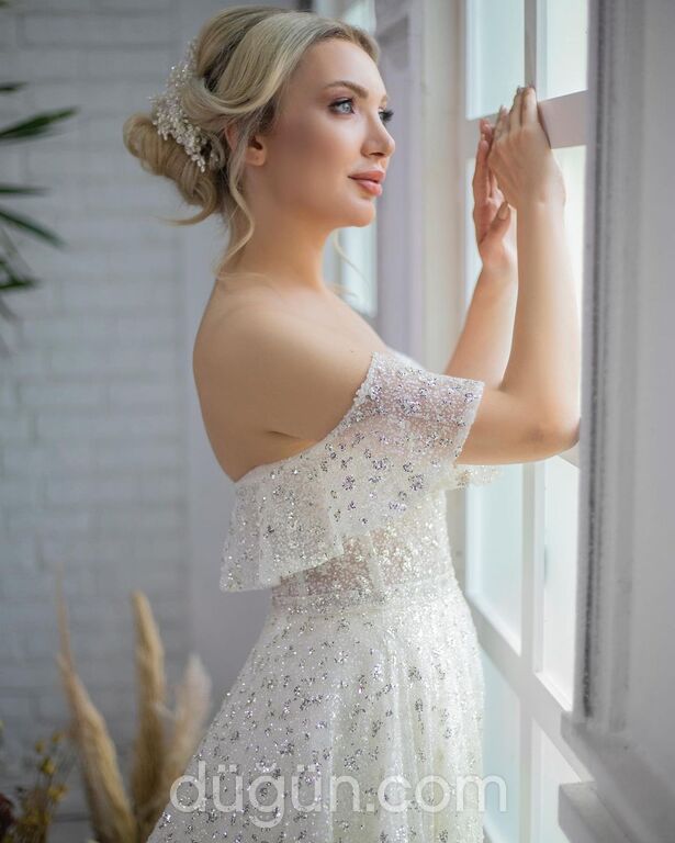 MYH 4 A Kesim Sırt Dekolteli Düşük Omuz Gelinlik 4