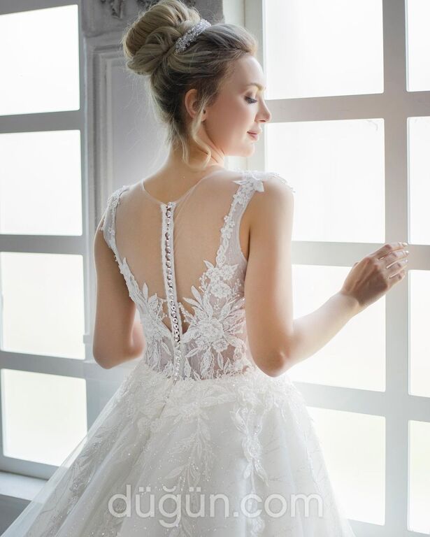 MYH 22 A Kesim Sırt Dekolteli V Yaka Gelinlik 2