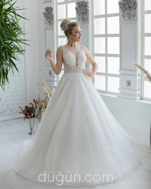 MYH 22 A Kesim Sırt Dekolteli V Yaka Gelinlik 4