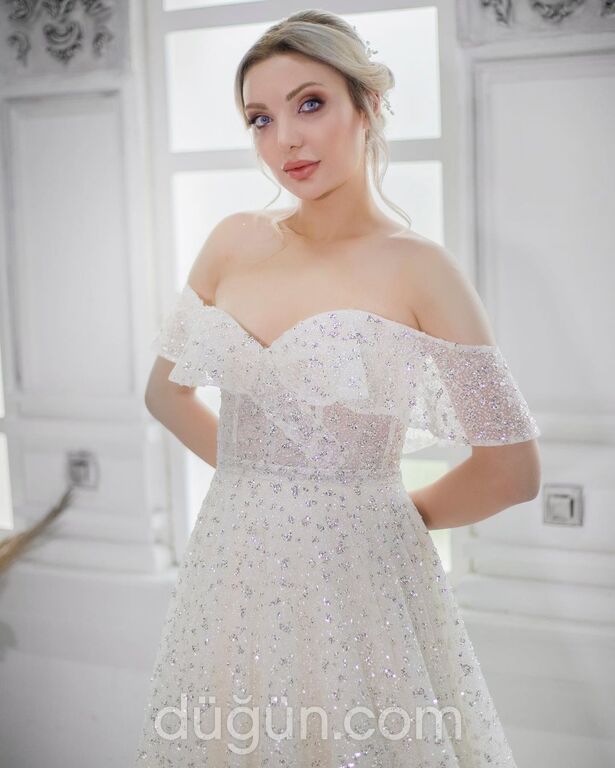 MYH 4 A Kesim Sırt Dekolteli Düşük Omuz Gelinlik 1