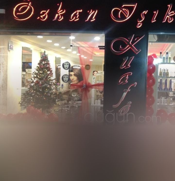 Özkan Işıklar hair dresser