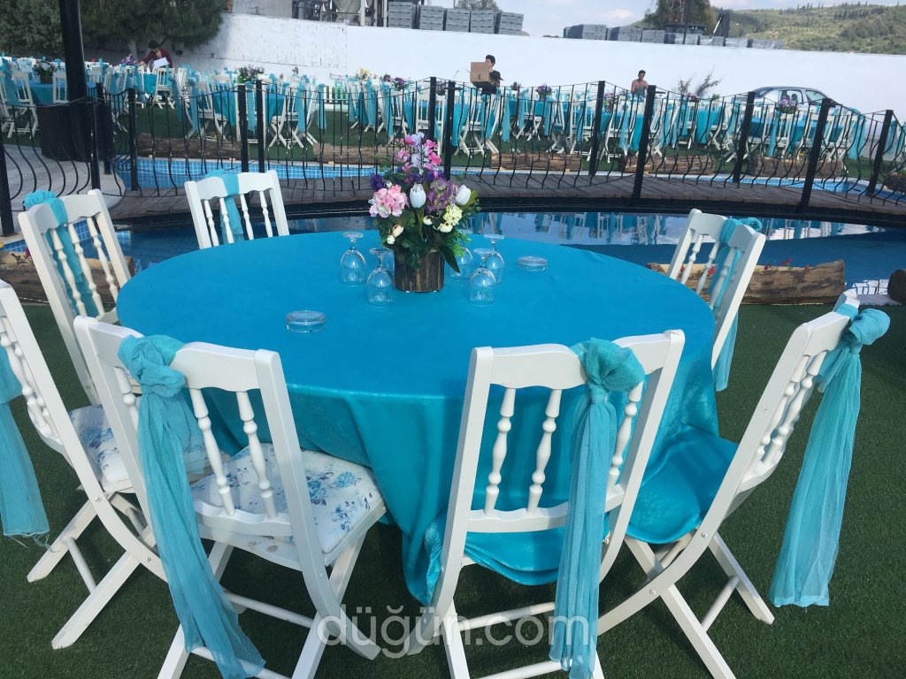 Turkuaz Kır Bahçesi