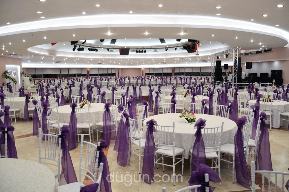 DÜĞÜN DÜĞÜN