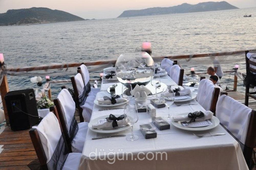 Nur Beach Restaurant