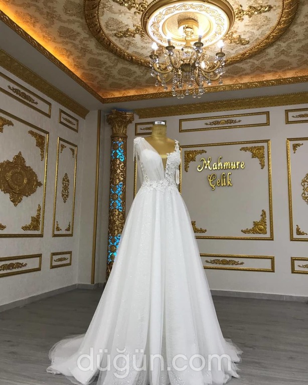 MCH 35 V Yaka Modern Düz Kesim Gelinlik 1