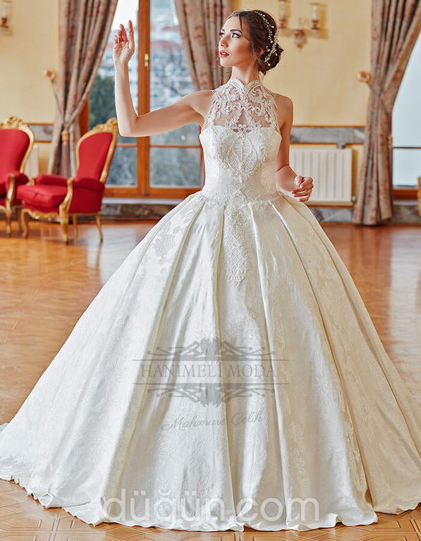 MCH 12 Prenses Kesim Sırt Dekolteli Halter Yaka Gelinlik 3