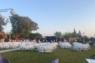 Anadolu Yakası Kır Bahçesi