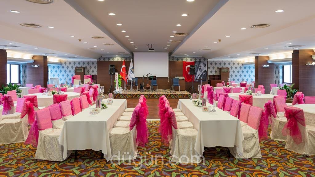 Best Western Plus Khan Hotel