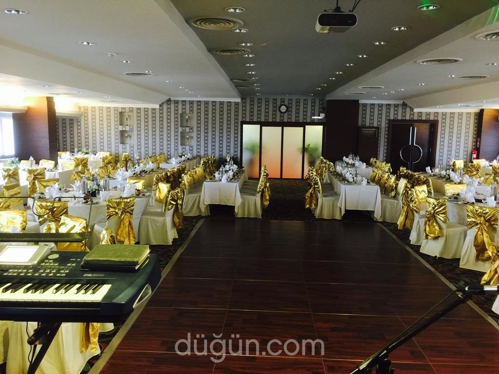 Best Western Plus Khan Hotel