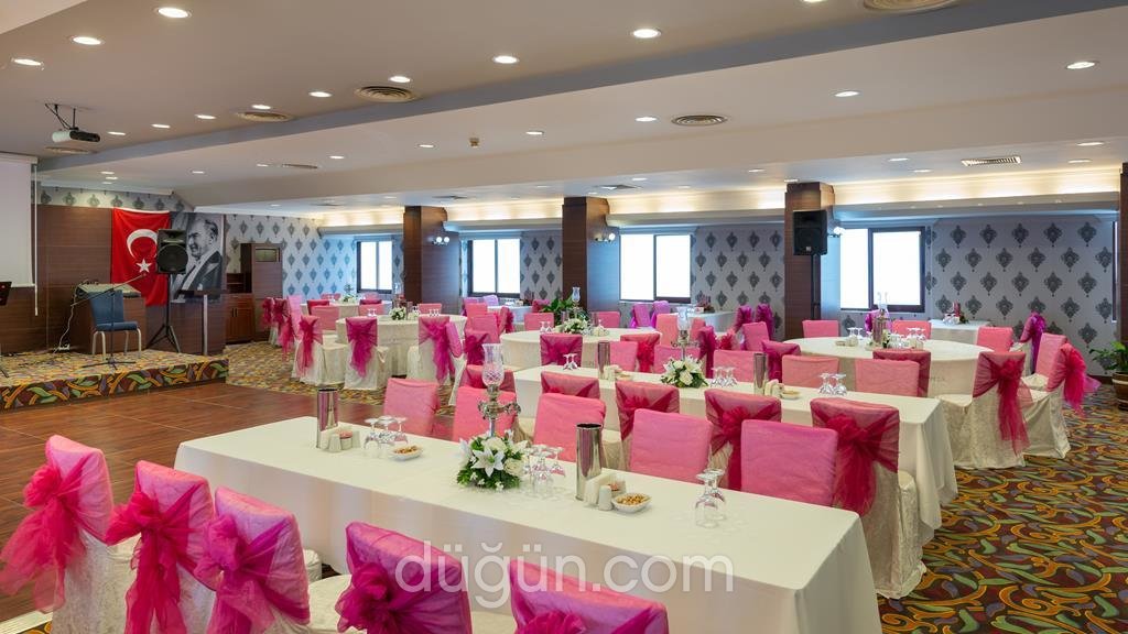 Best Western Plus Khan Hotel