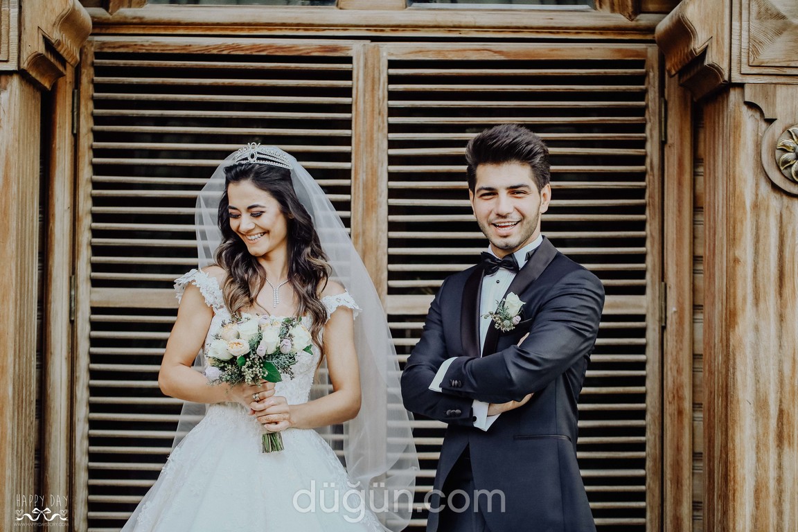 Happy Day Wedding Story