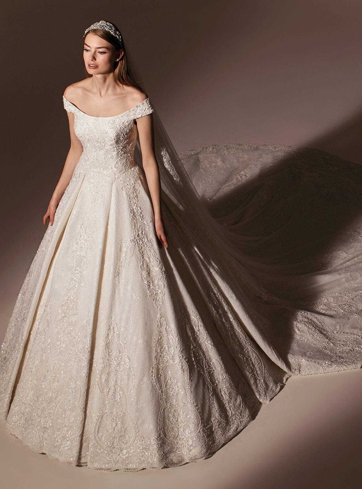 Rosalba  Prenses Kesim Sırt Dekolteli Düşük Omuz Gelinlik