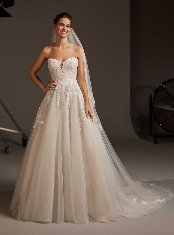 Lyra   A Kesim Straplez Sırt Dekolteli Gelinlik