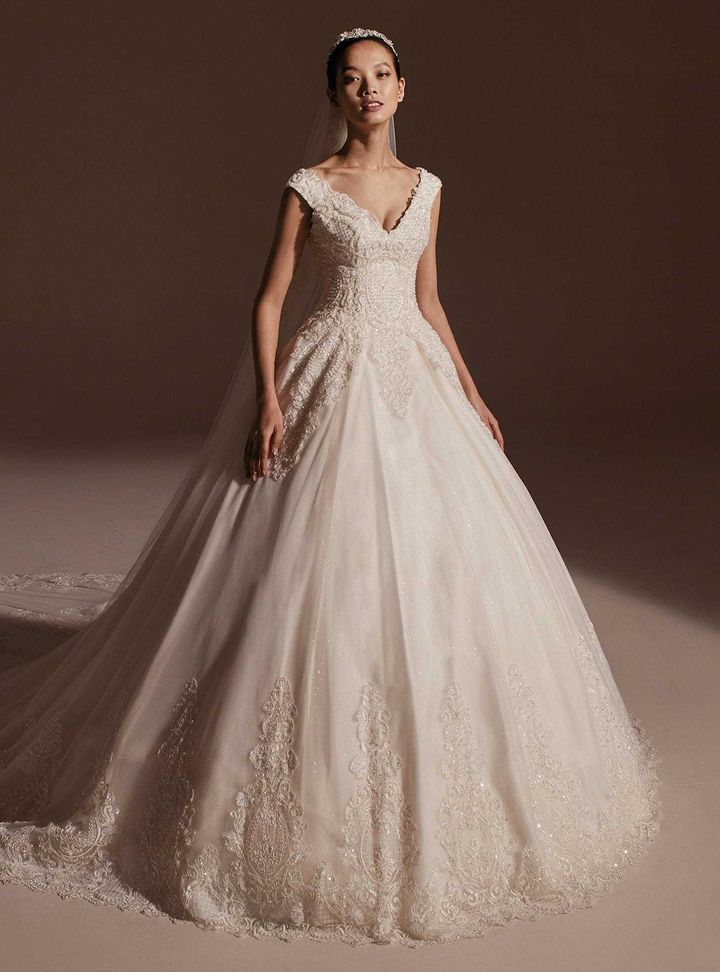 Elisabetta  Prenses Kesim Sırt Dekolteli V Yaka Gelinlik