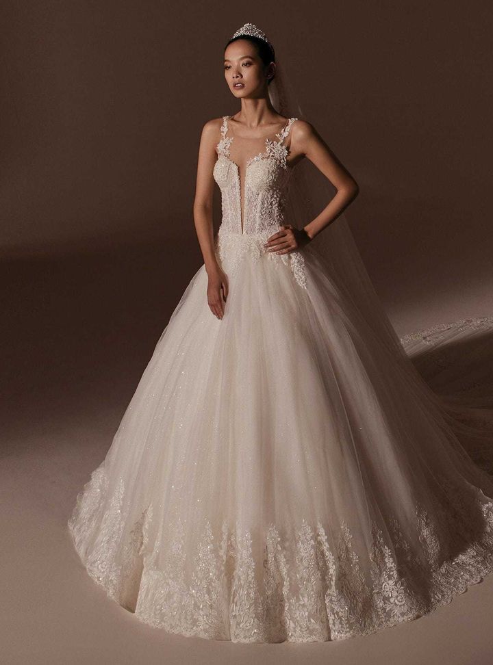 Ippolita  Prenses Kesim Sırt Dekolteli Modern Gelinlik