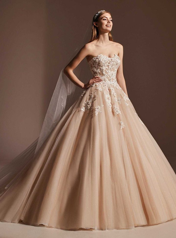 Beatriz  Prenses Kesim Straplez Sırt Dekolteli Gelinlik