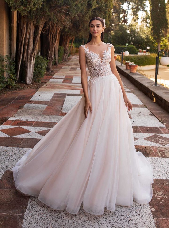 Io  Sırt Dekolteli Modern Düz Kesim Gelinlik