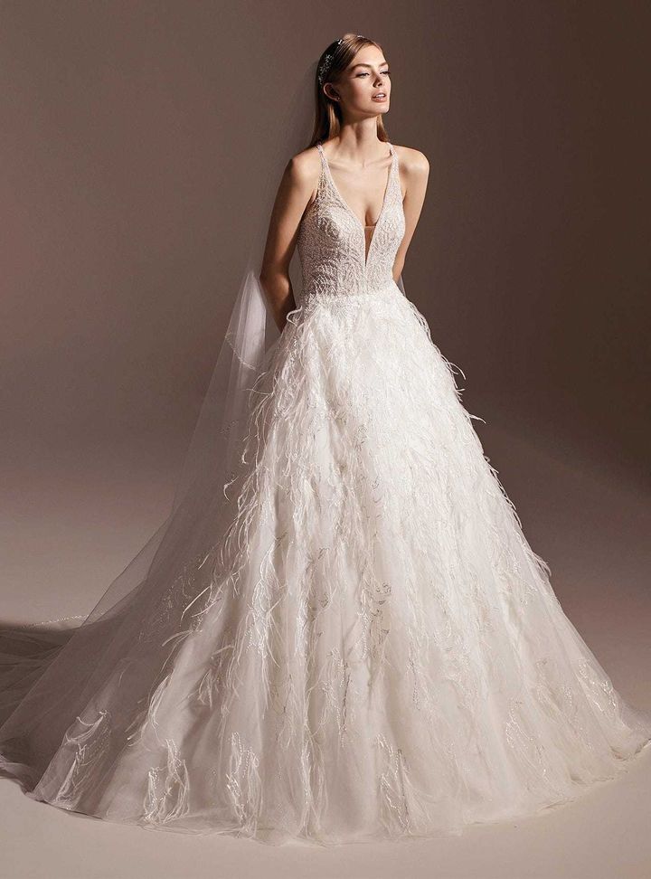 Jeanne  A Kesim Sırt Dekolteli V Yaka Gelinlik