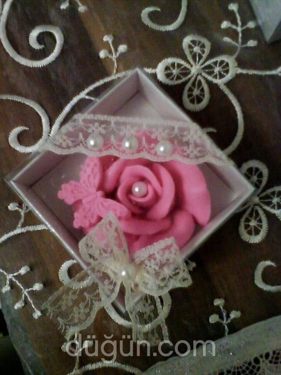 Pembe Sepetteki Sabunlar