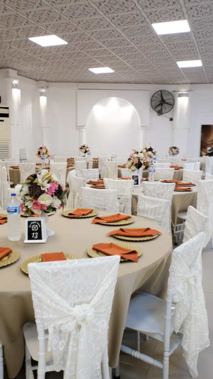 Saloon İnci