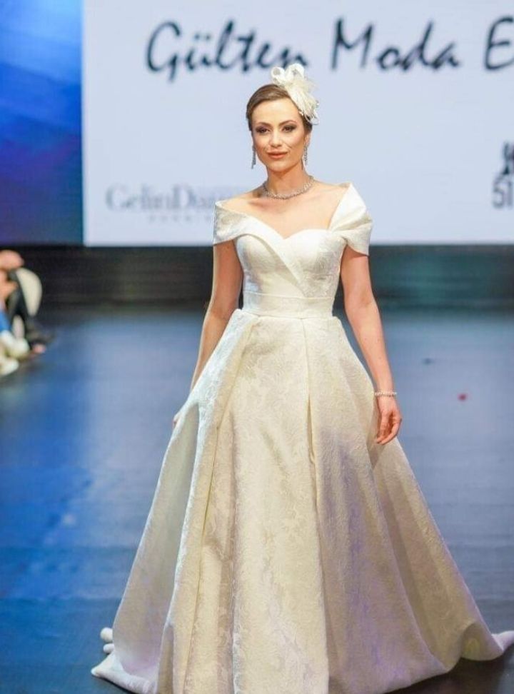 Düşük Omuz Prenses Gelinlik