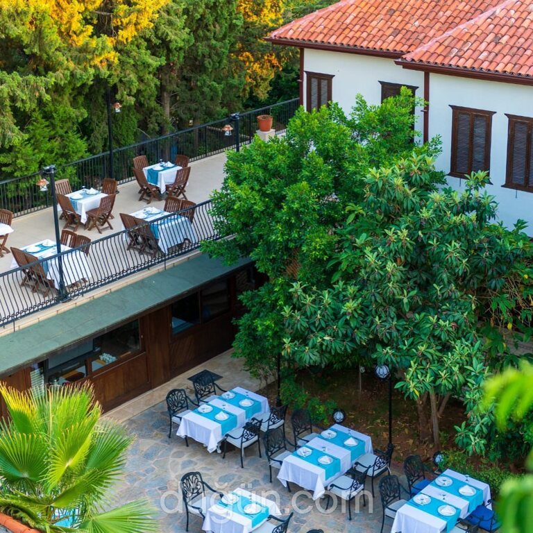 Castle Boutique Hotel