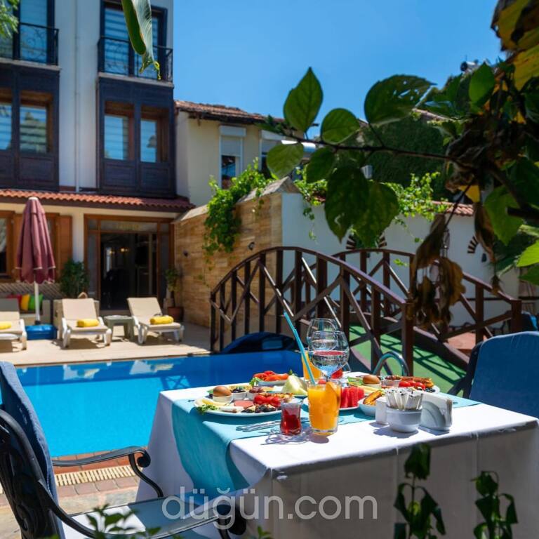 Castle Boutique Hotel