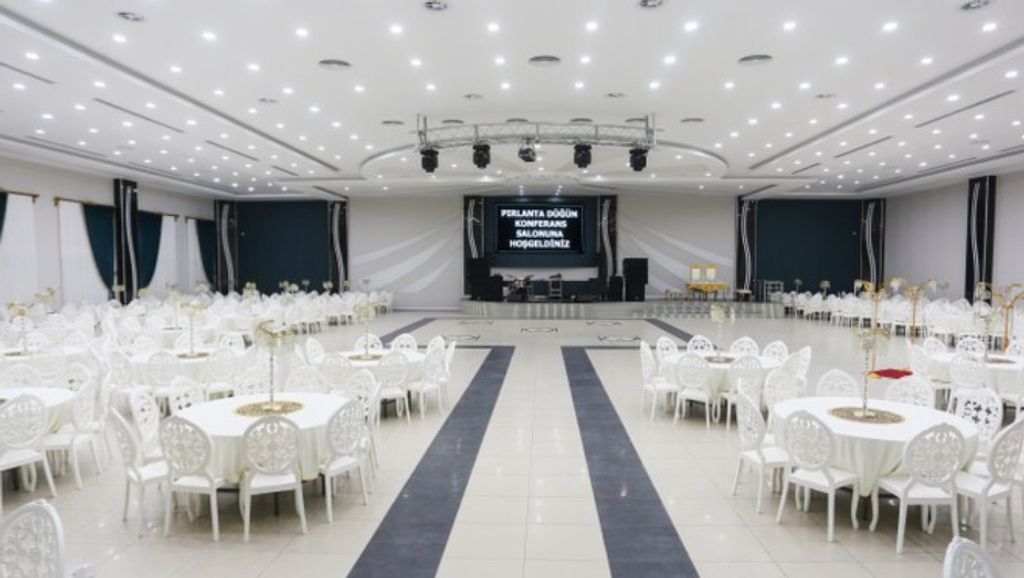 Pırlanta Düğün & Konferans Salonu