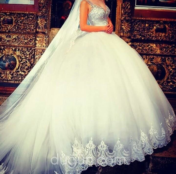 Simge Gelinlik Moda Evi