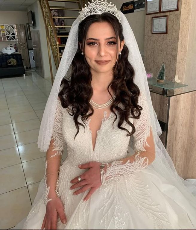 Simge Gelinlik Moda Evi