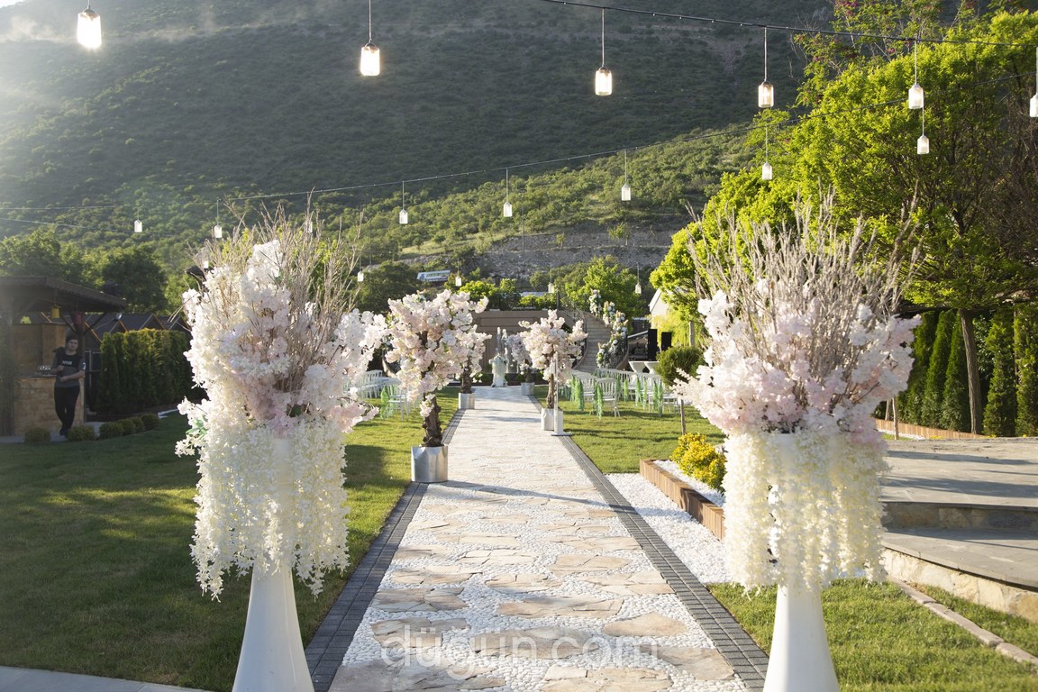 Burak At Çiftliği Ziyafet ve Balo Salonu