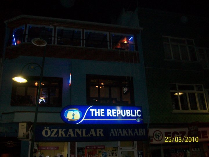 Republic Bar & Bistro