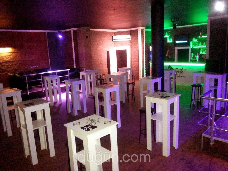 Liberta  Cafe & Bistro