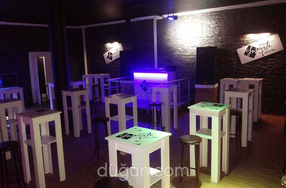 Liberta  Cafe & Bistro