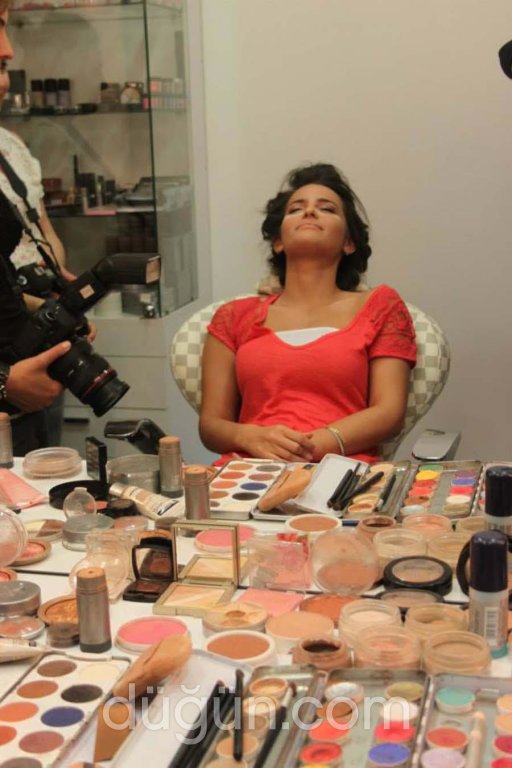 Duygu Yıldırım Kuaför ve Güzellik Merkezi