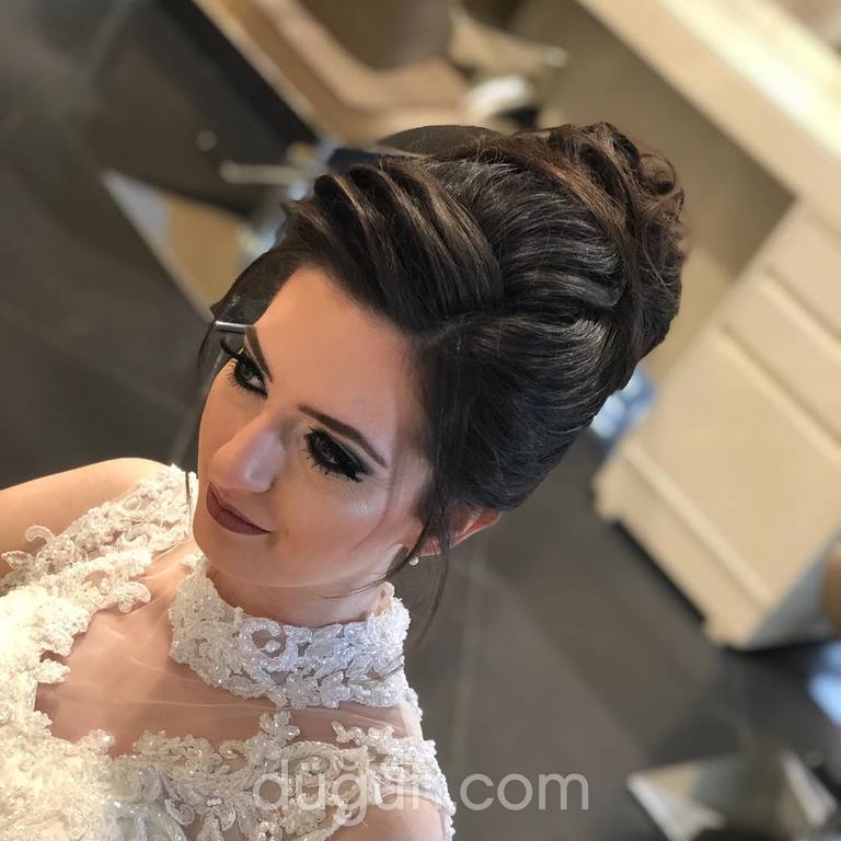 Tara Kuaför Gelin Saçı ve Makyajı Gaziantep