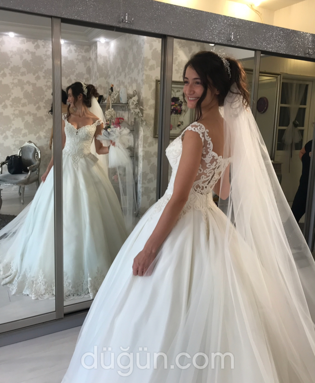 Ayfer Bitiş Moda Evi 29 Prenses kesim V yaka Romantik gelinlik - 1