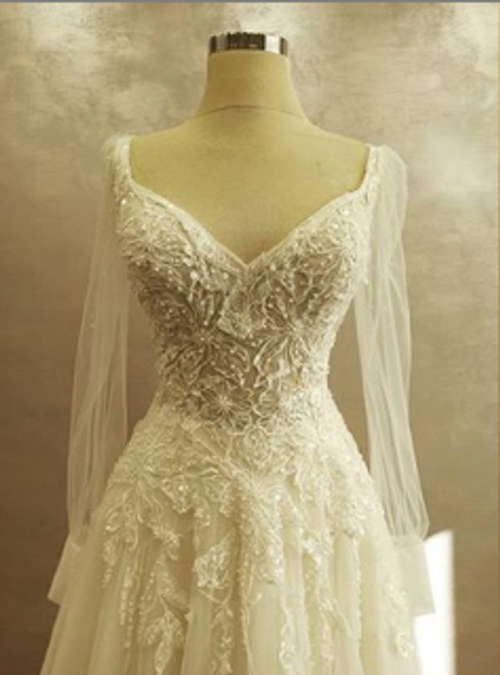 Perla Moda Evi 4 A Kesim V Yaka Göğüs Dekolteli Gelinlik