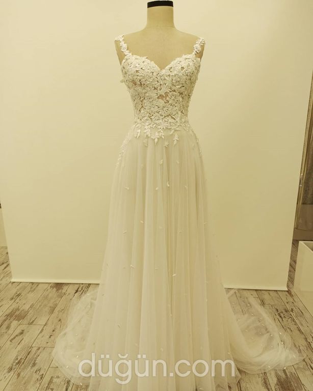 Perla Moda Evi 24 Düz kesim Straplez Romantik gelinlik