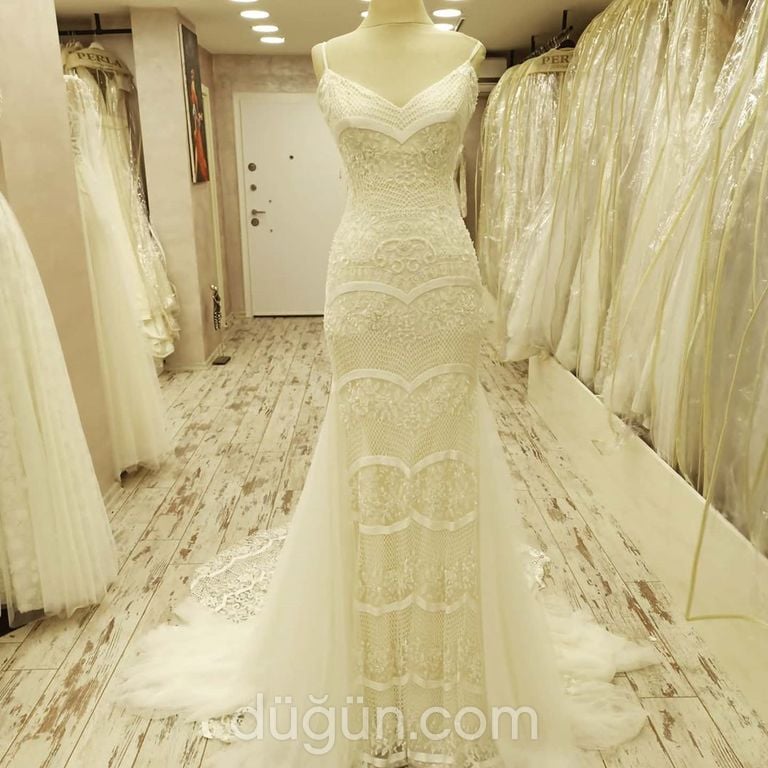 Perla Moda Evi 48 Balık kesim V yaka Romantik gelinlik