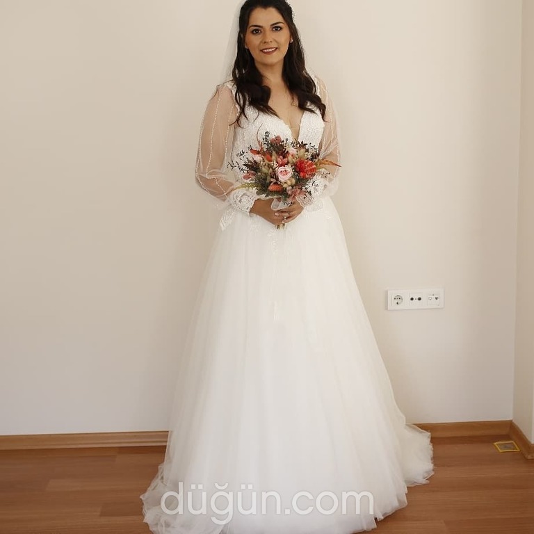 Perla Moda Evi 57 A kesim V yaka Romantik gelinlik